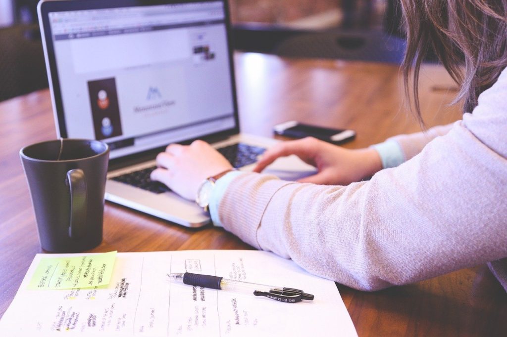 Louvers équipe commerciale au travail